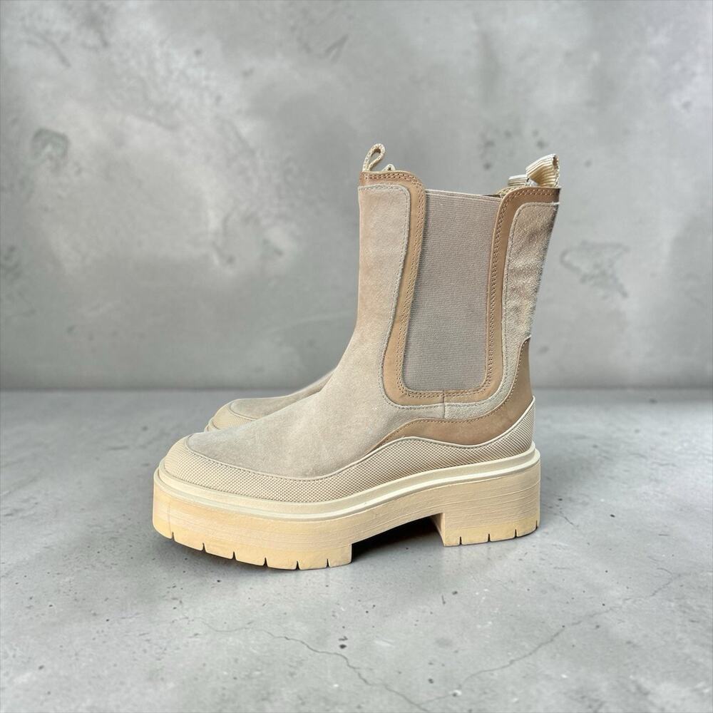 Sam Edelman Women's Lulia Chelsea Boots in a neutral, chunky-soled style Size 7